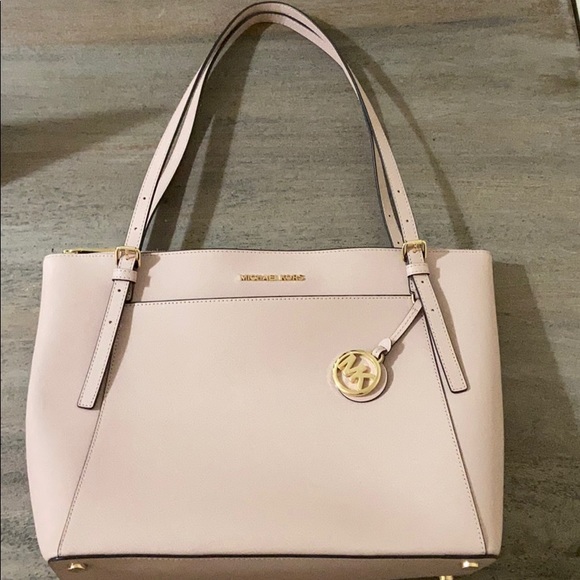 Michael Kors Handbags - Michael Kors Saffiano leather tote bag